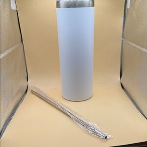 20 ozMatte White Stainless Steel Tumbler with Metal Straw/cleaning brush